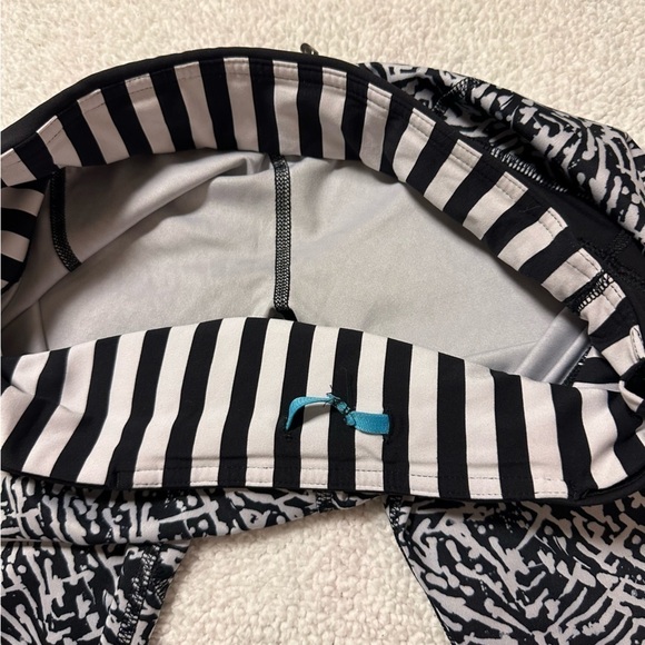 Lululemon Run: Inspire Crop II Leggings Animal Black White - Picture 12 of 14